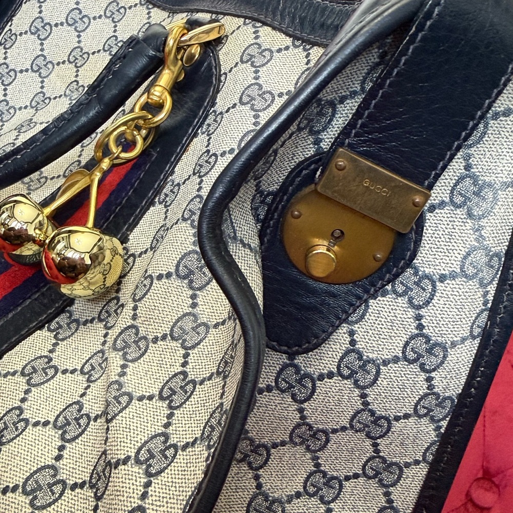 Gucci Beige and Blue Travel Bag with Gold Accents vintage - Picture 3 of 7